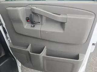 GMC Savana 2023 3500 3dr Cargo Van