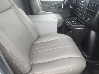 GMC Savana 2023 3500 3dr Cargo Van