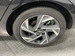 Hyundai ELANTRA Hybrid 2025 SEL Sport 4dr Sedan