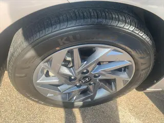 Hyundai ELANTRA 2024 SEL 4dr Sedan