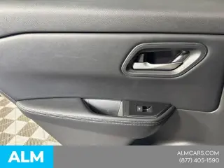 Nissan Rogue 2025 SV 4dr Crossover