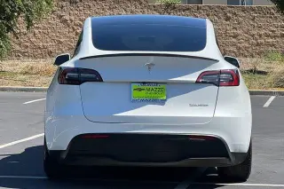 Tesla Model Y 2023 AWD Performance 4dr Crossover