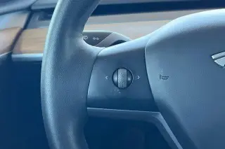 Tesla Model Y 2023 AWD Performance 4dr Crossover