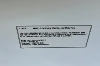 Tesla Model Y 2023 AWD Performance 4dr Crossover