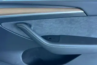 Tesla Model Y 2023 AWD Performance 4dr Crossover