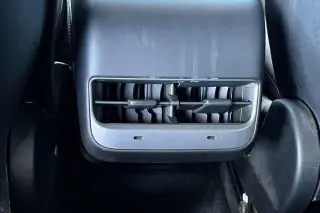 Tesla Model Y 2023 AWD Performance 4dr Crossover