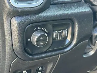 Ram 1500 2019 4x4 Big Horn 4dr Crew Cab 5.6 ft. SB Pickup