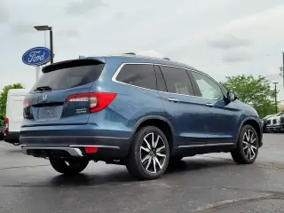 Honda Pilot 2021 AWD Touring 4dr SUV w/Rear Captain's Chairs