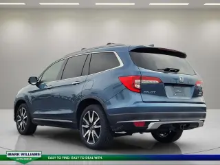 Honda Pilot 2021 AWD Touring 4dr SUV w/Rear Captain's Chairs