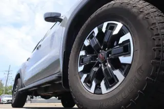 Nissan Frontier 2024 4x4 PRO-4X 4dr Crew Cab 5 ft. SB