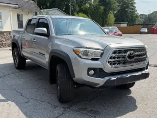 2017 Toyota Tacoma SR V6