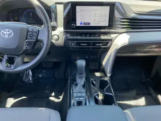 Toyota Camry 2025