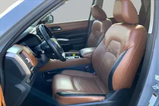 Nissan Pathfinder 2022 AWD Platinum 4dr SUV
