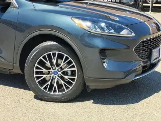 Ford Escape Plug-In Hybrid 2022 SE 4dr SUV