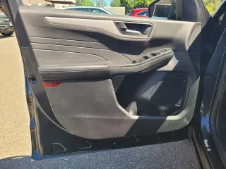 Ford Escape Plug-In Hybrid 2022 SE 4dr SUV