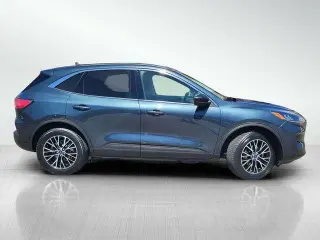 Ford Escape Plug-In Hybrid 2022 SE 4dr SUV