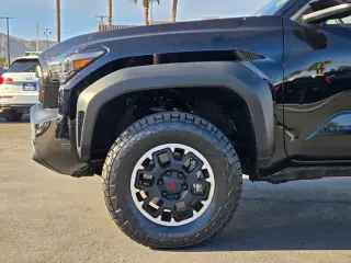 Toyota Tacoma 2024 4x4 TRD Sport 4dr Double Cab 5.0 ft SB 8A