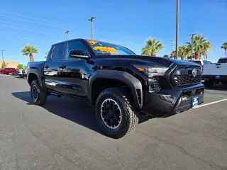 Toyota Tacoma 2024 4x4 TRD Sport 4dr Double Cab 5.0 ft SB 8A