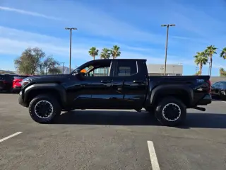 Toyota Tacoma 2024 4x4 TRD Sport 4dr Double Cab 5.0 ft SB 8A