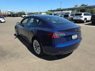 Tesla Model 3 2023 4dr Sedan