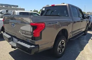 Ford F-150 Lightning 2023 AWD XLT 4dr SuperCrew 5.5 ft. SB