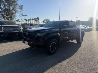Toyota Tacoma 2024 4x4 SR5 4dr Double Cab 5.0 ft SB