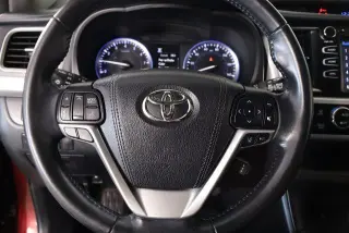 Toyota Highlander 2017 AWD SE 4dr SUV