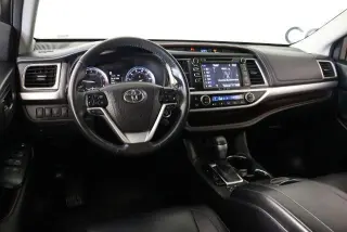 Toyota Highlander 2017 AWD SE 4dr SUV