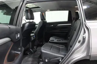 Toyota Highlander 2018 AWD SE 4dr SUV