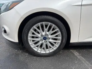 Ford Focus 2013 Titanium 4dr Sedan