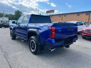 Toyota Tacoma 2024 4x4 Limited 4dr Double Cab 5.0 ft SB