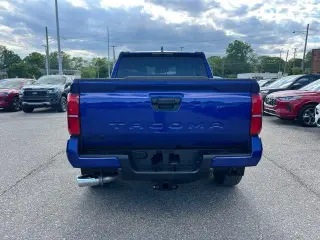 Toyota Tacoma 2024 4x4 Limited 4dr Double Cab 5.0 ft SB