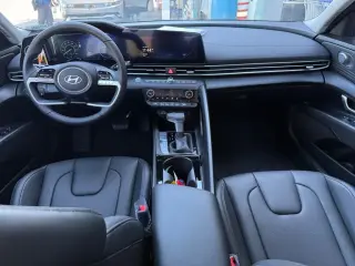 Hyundai ELANTRA Hybrid 2025 Limited 4dr Sedan