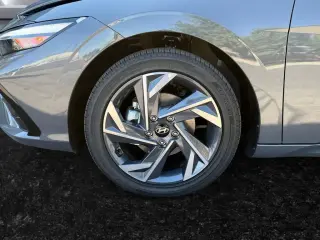 Hyundai ELANTRA Hybrid 2025 Limited 4dr Sedan