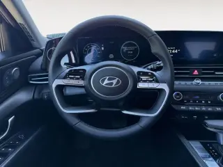 Hyundai ELANTRA Hybrid 2025 Limited 4dr Sedan