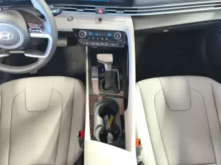 Hyundai ELANTRA 2025 Limited 4dr Sedan