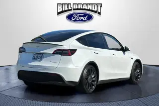 Tesla Model Y 2022 AWD Performance 4dr Crossover
