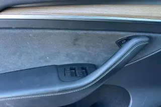 Tesla Model Y 2022 AWD Performance 4dr Crossover