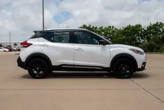 Nissan Kicks 2020 SR 4dr Crossover