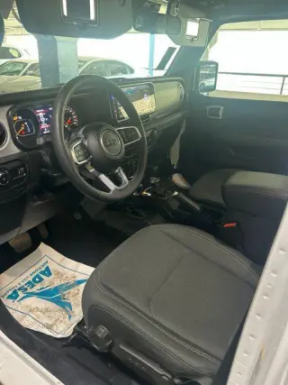 Jeep Wrangler 2025 4x4 Sahara 4dr SUV
