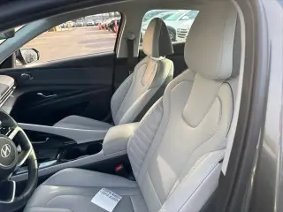 Hyundai ELANTRA 2025 Limited 4dr Sedan