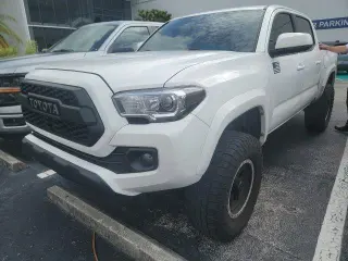 Toyota Tacoma 2017 4x4 TRD Pro 4dr Double Cab 5.0 ft SB 6A