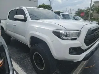 Toyota Tacoma 2017 4x4 TRD Pro 4dr Double Cab 5.0 ft SB 6A