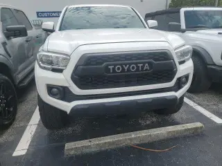 Toyota Tacoma 2017 4x4 TRD Pro 4dr Double Cab 5.0 ft SB 6A
