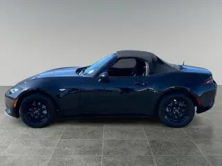 Mazda MX-5 Miata 2022 Sport 2dr Convertible 6M