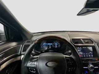 Ford Explorer 2018 AWD Platinum 4dr SUV
