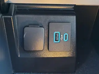 Ford Explorer 2021 AWD Base 4dr SUV