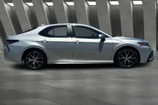 Toyota Camry Hybrid 2024 SE 4dr Sedan