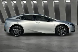Toyota Prius 2025 XLE 4dr Hatchback