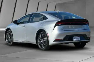 Toyota Prius 2025 XLE 4dr Hatchback